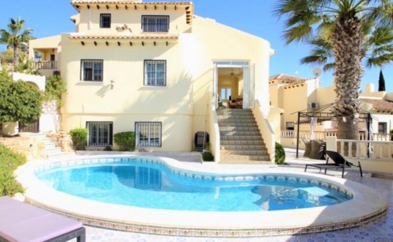 Villa til salgs i Club de Golf Las Ramblas, Alicante