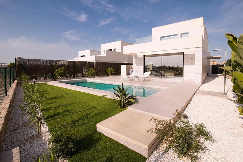 Villa till salu i Los Montesinos, Alicante