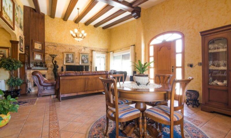 5 bedroom Villa for sale