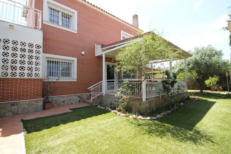 Villa til salgs i Torrevieja, Alicante