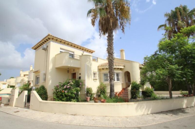 Villa till salu i Orihuela Costa, Alicante