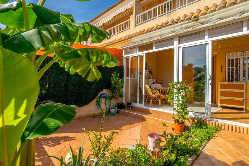 Villa til salg i Los Balcones, Alicante