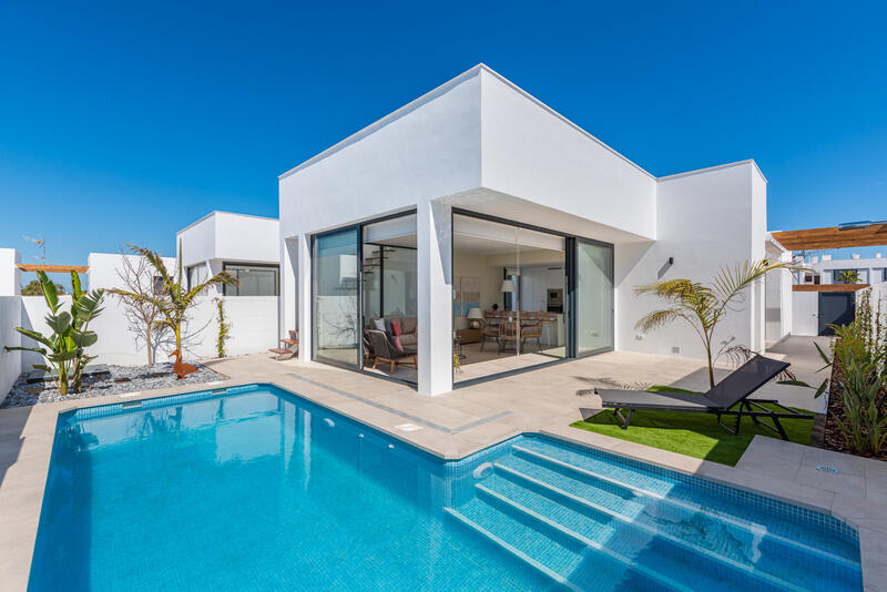 Villa en venta en Mar de Cristal, Murcia