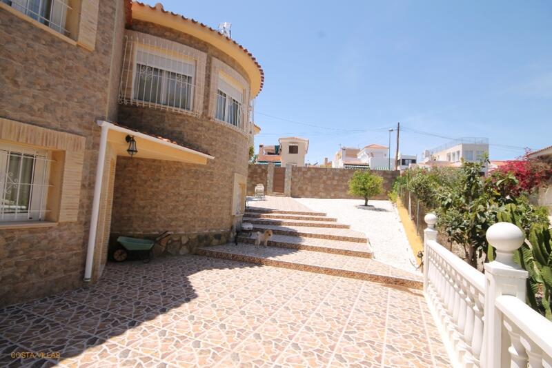 4 Cuarto Villa en venta