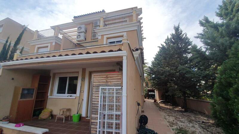 3 Cuarto Villa en venta