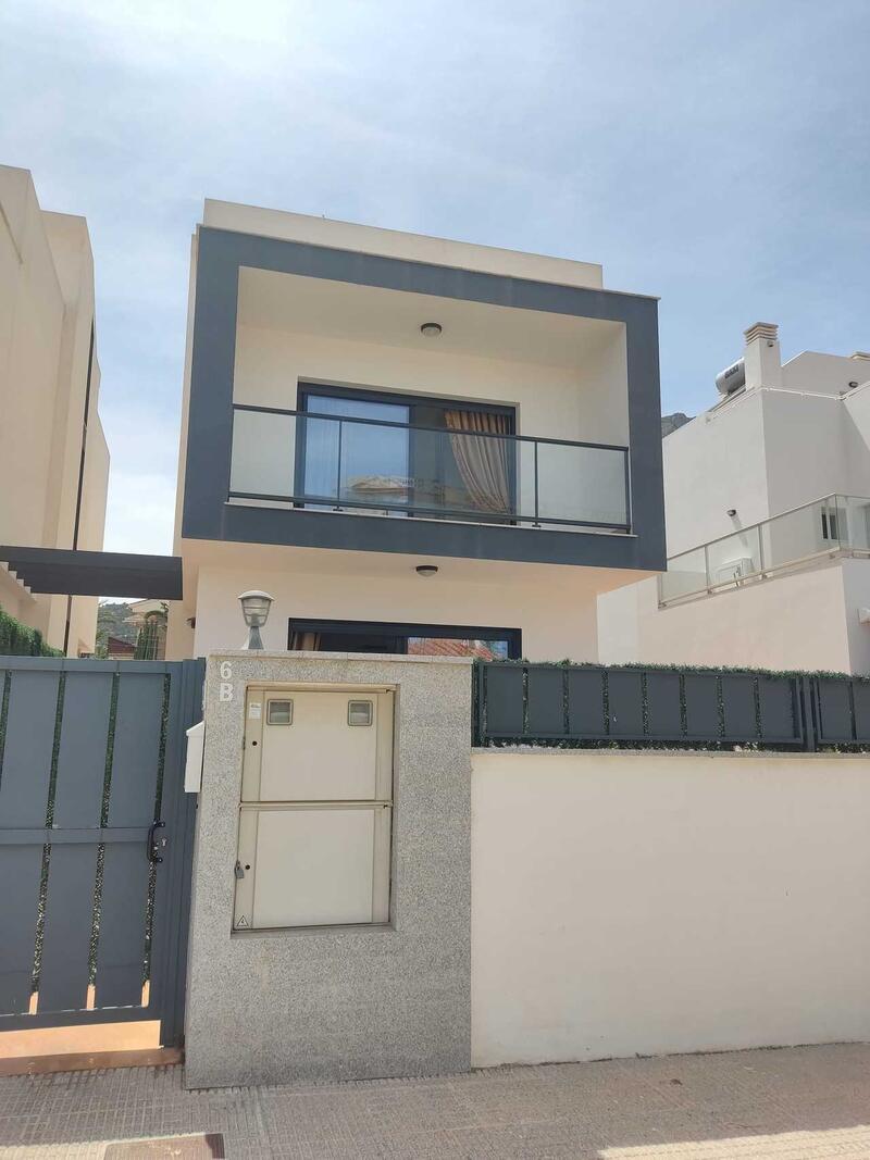 Villa en venta en Polop, Alicante