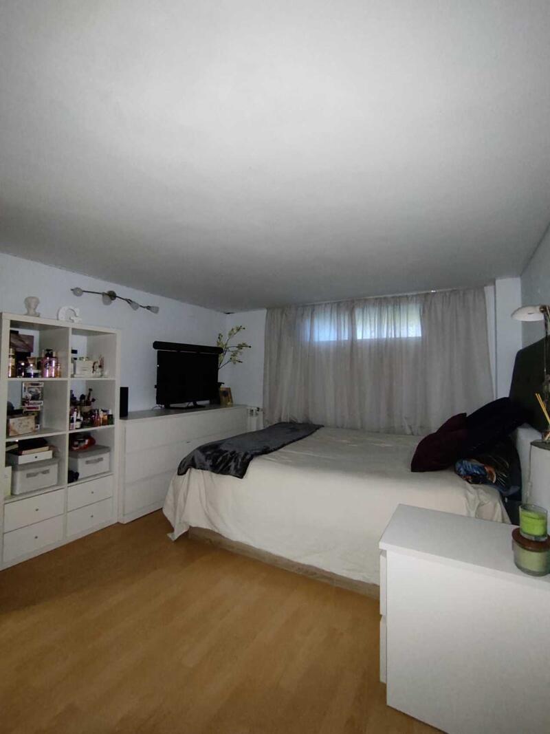 4 Schlafzimmer Stadthaus zu verkaufen