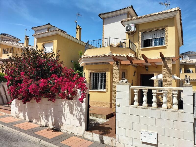 3 Cuarto Villa en venta