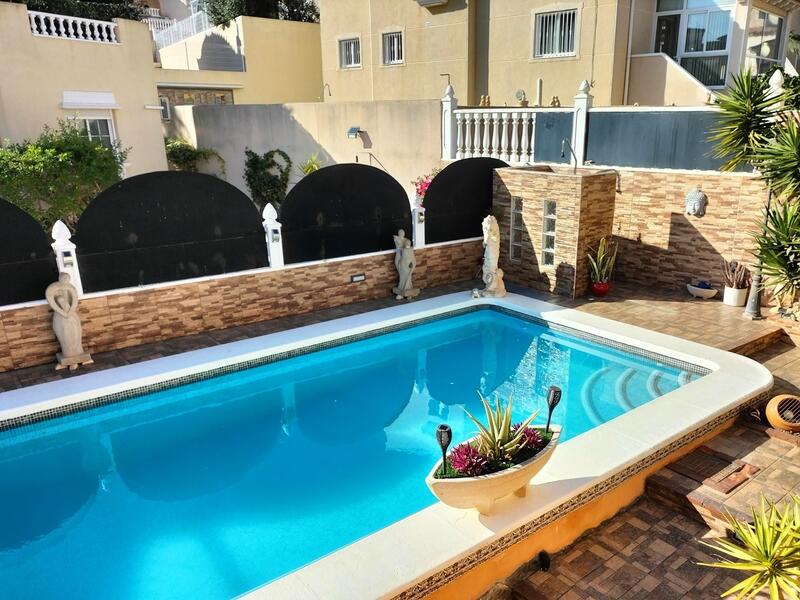 4 Cuarto Villa en venta