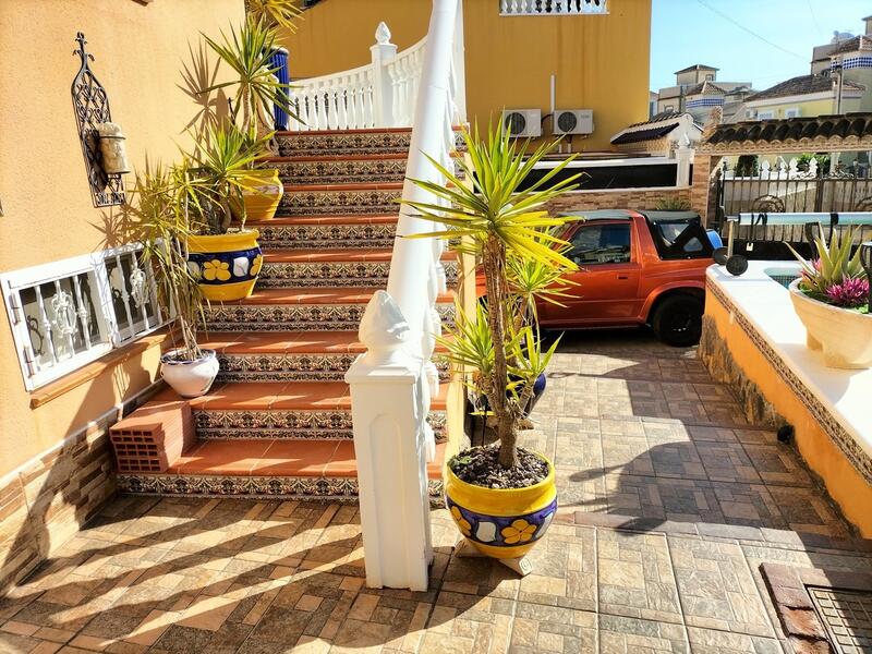 4 Cuarto Villa en venta