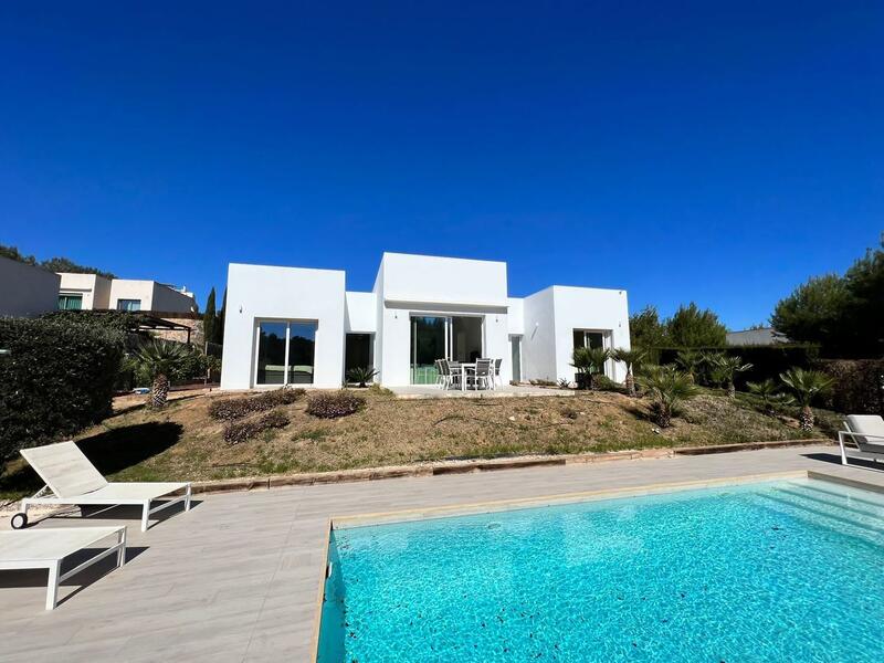Villa till salu i Villamartin, Alicante