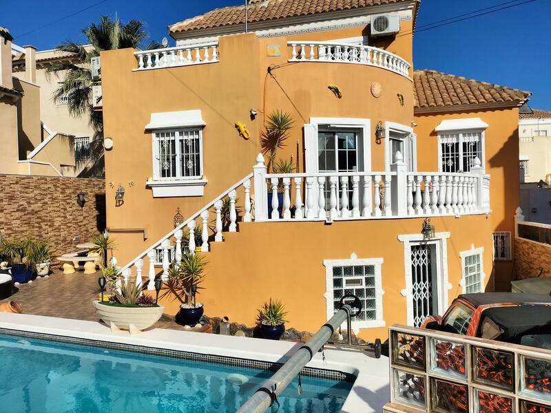 Villa for sale in El Galán, Alicante