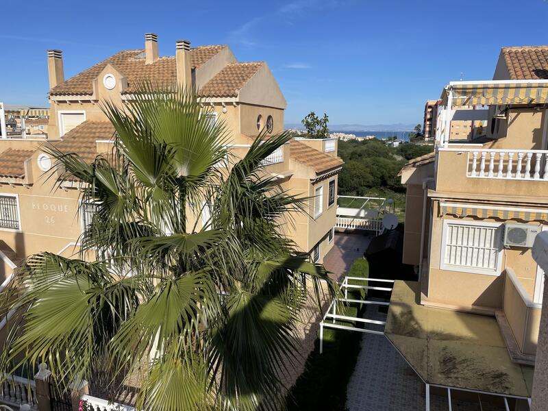 Villa til salg i Torrelamata, Alicante