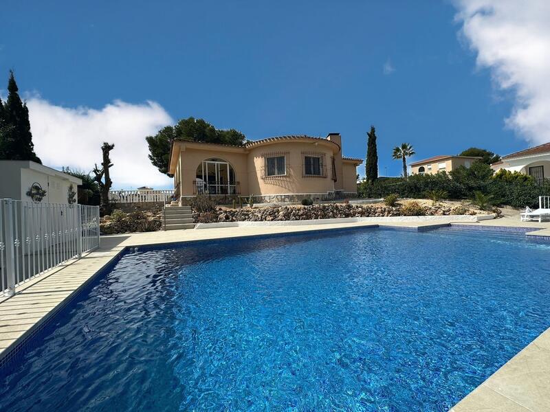 Villa à vendre dans Pinar de Campoverde, Alicante