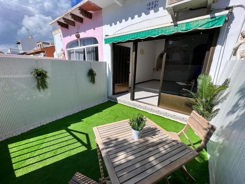 Townhouse for sale in Playa Flamenca, Alicante