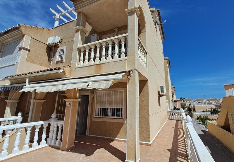 Adosado en venta en Playa Flamenca, Alicante