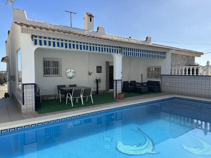 Villa for sale in Villamartin, Alicante