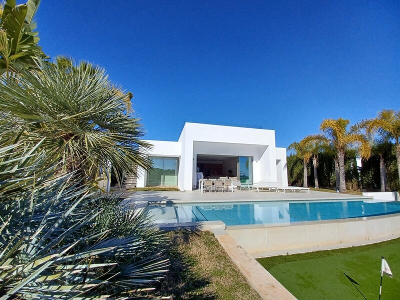 4 Cuarto Villa en venta