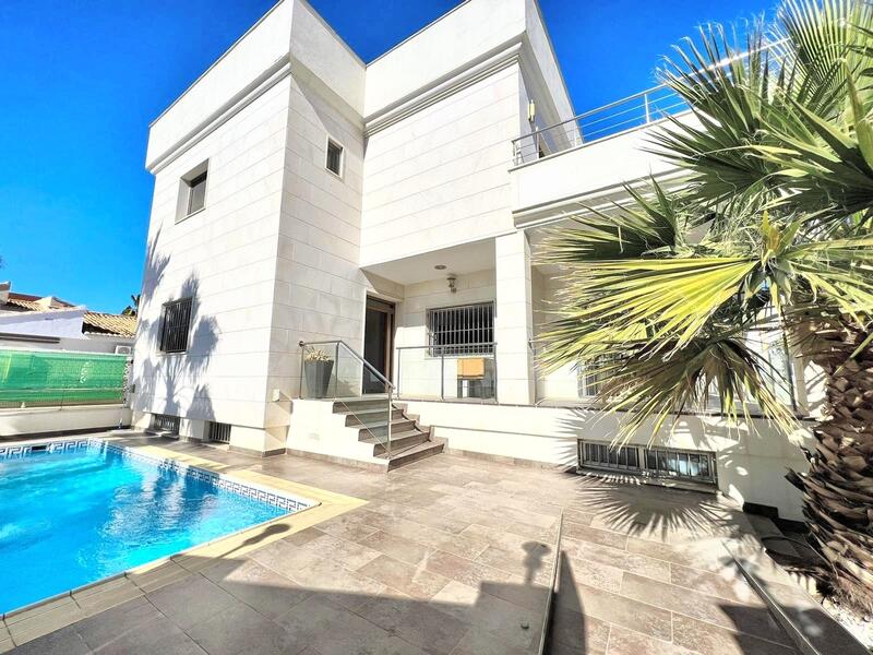 5 Cuarto Villa en venta