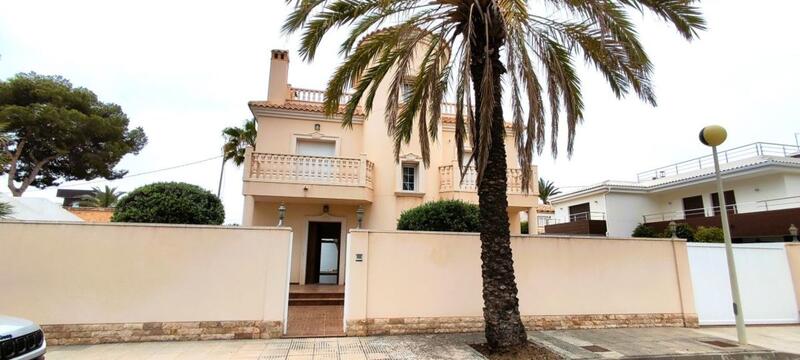 Villa til salgs i Cabo Roig, Alicante