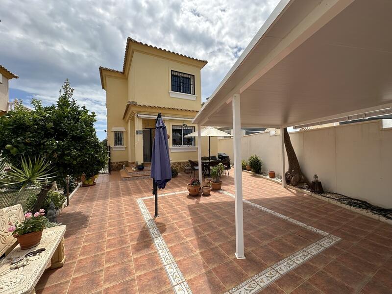 4 Cuarto Villa en venta