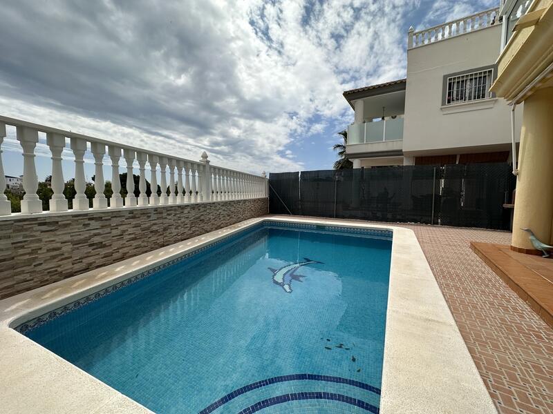 4 bedroom Villa for sale