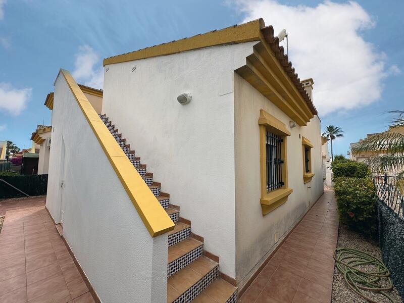 2 Cuarto Villa en venta