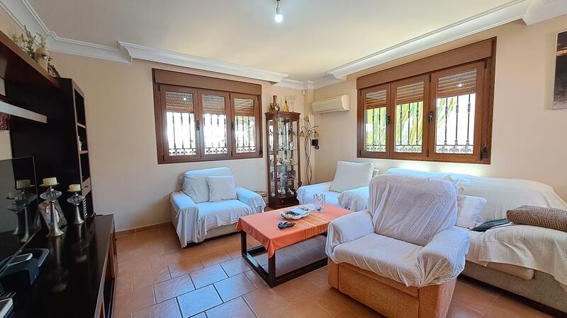 5 bedroom Villa for sale