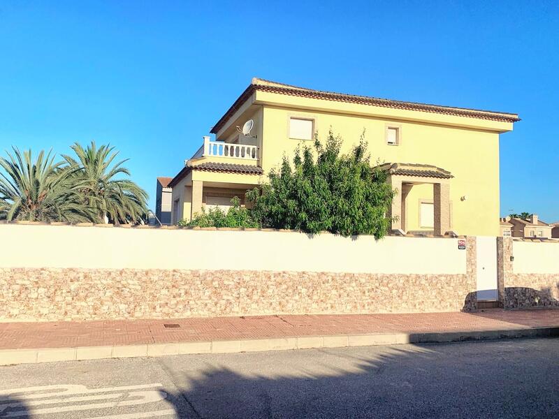 3 Cuarto Villa en venta