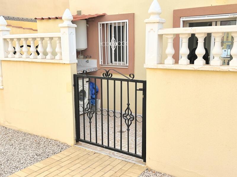 2 bedroom Townhouse for sale