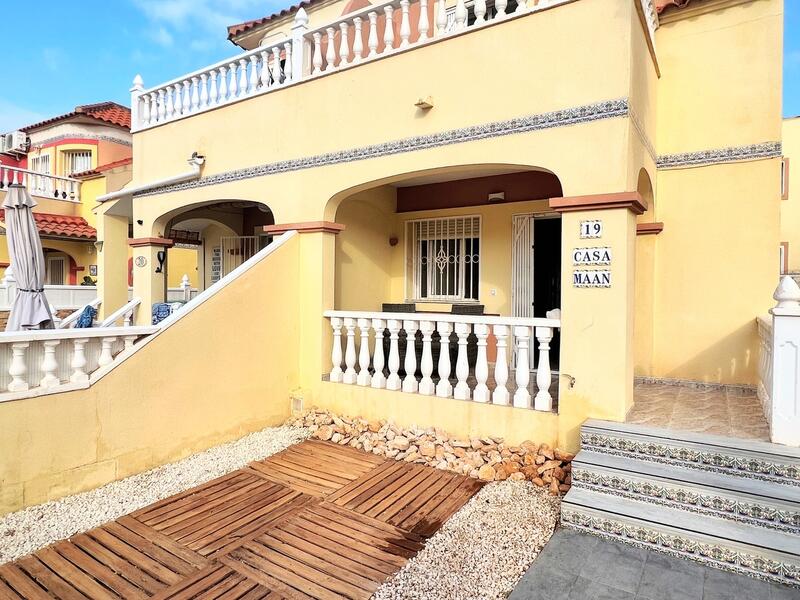 Townhouse for sale in La Zenia, Alicante