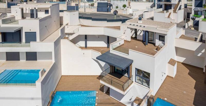 Villa en venta en San Miguel de Salinas, Alicante