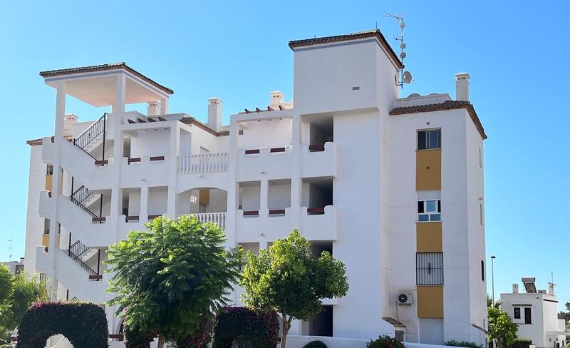 Apartamento en venta en Villamartin, Alicante