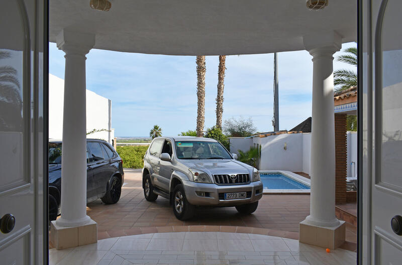 5 bedroom Villa for sale