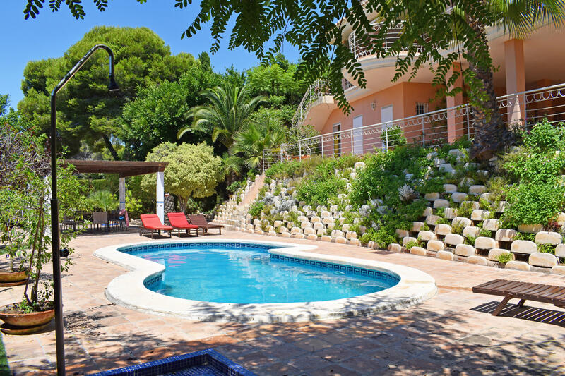 8 chambre Villa à vendre