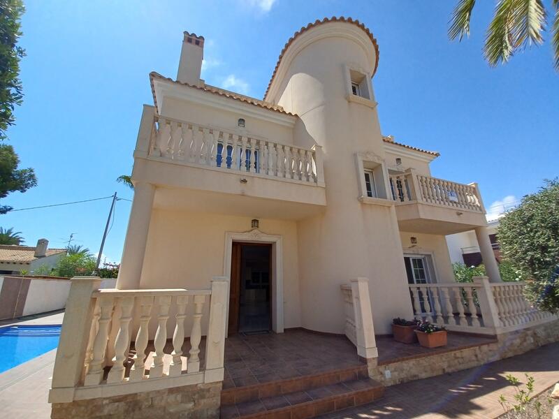 5 bedroom Villa for sale