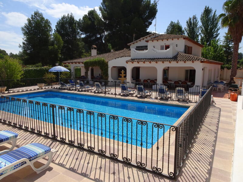 Villa Te koop in Castalla, Alicante