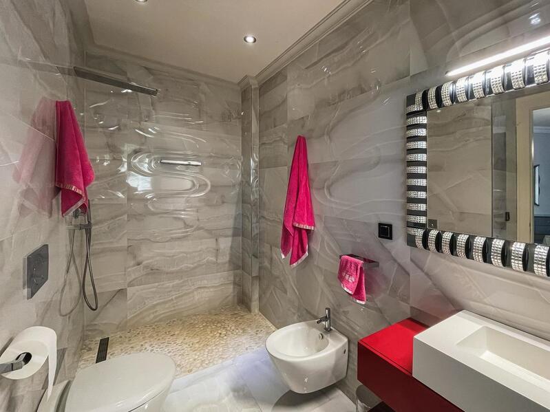6 Cuarto Villa en venta