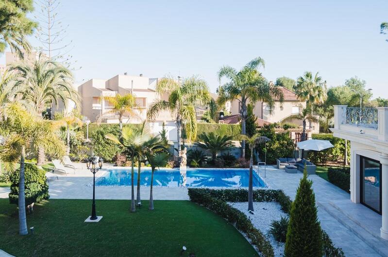 6 Cuarto Villa en venta