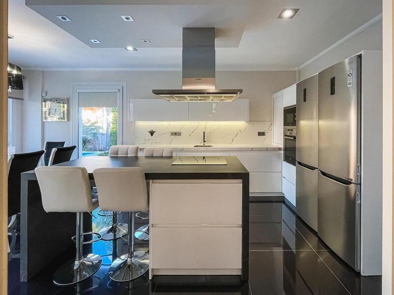 6 Cuarto Villa en venta
