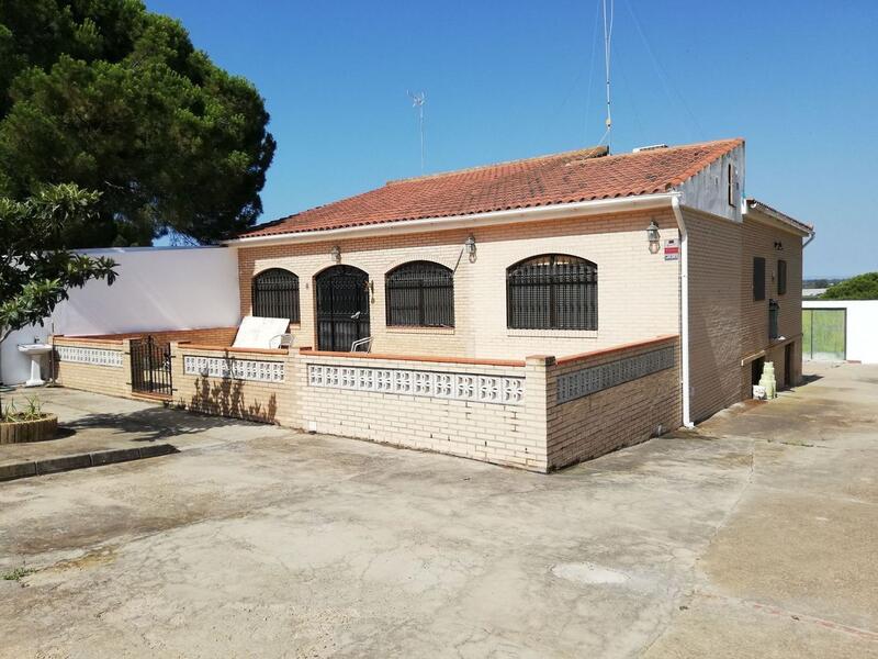 Country House for sale in Isla Cristina, Huelva