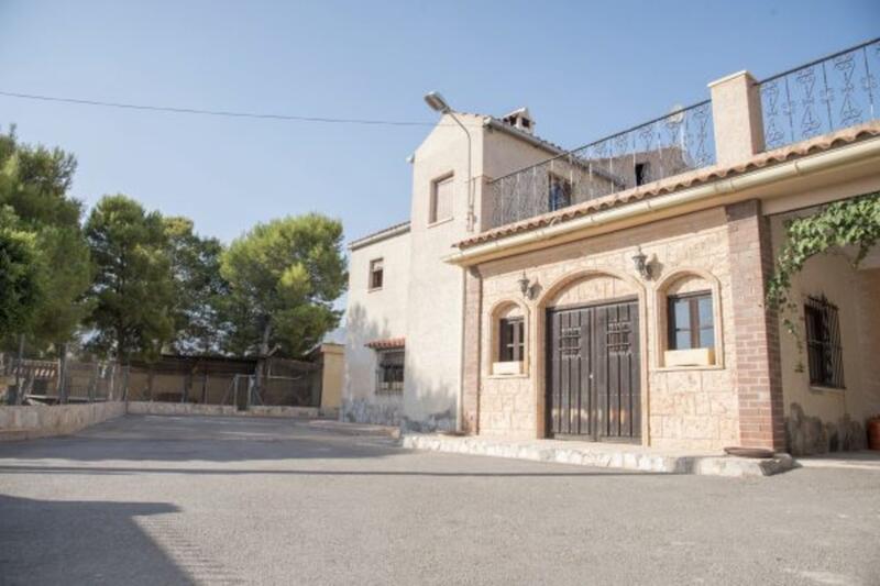 Country House for sale in Crevillente, Alicante