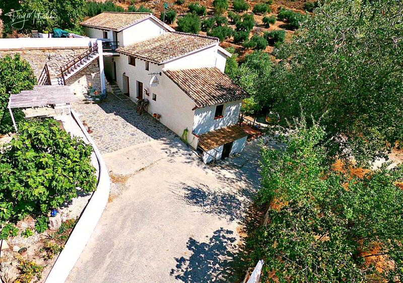 Lantställe till salu i Montefrio, Granada