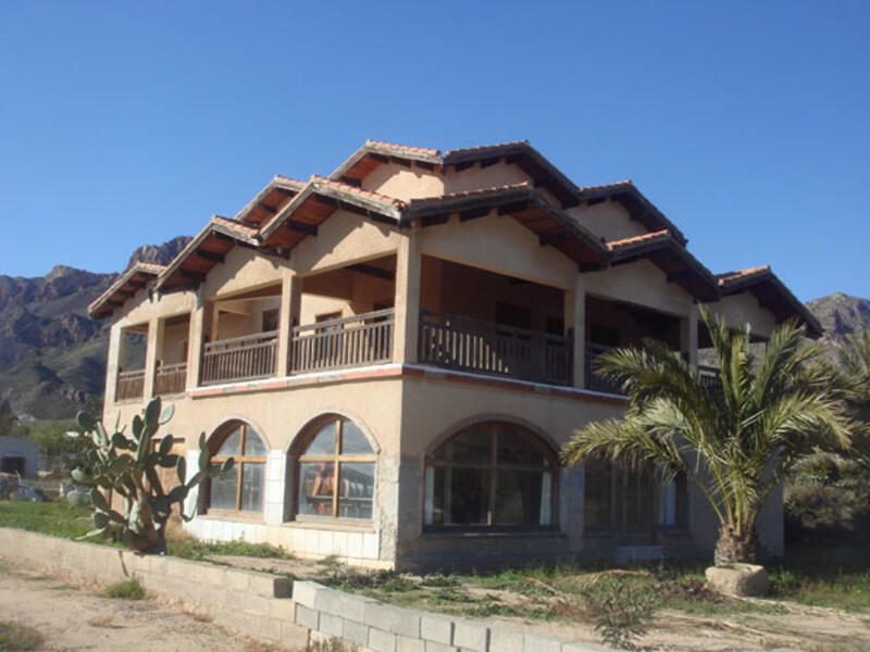 5 Schlafzimmer Landhaus zu verkaufen