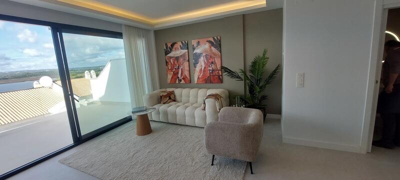 2 bedroom Townhouse for sale