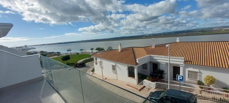 2 bedroom Townhouse for sale