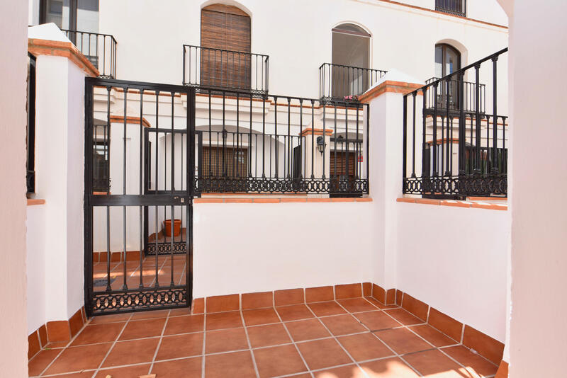 Apartment for sale in Velez de Benaudalla, Granada