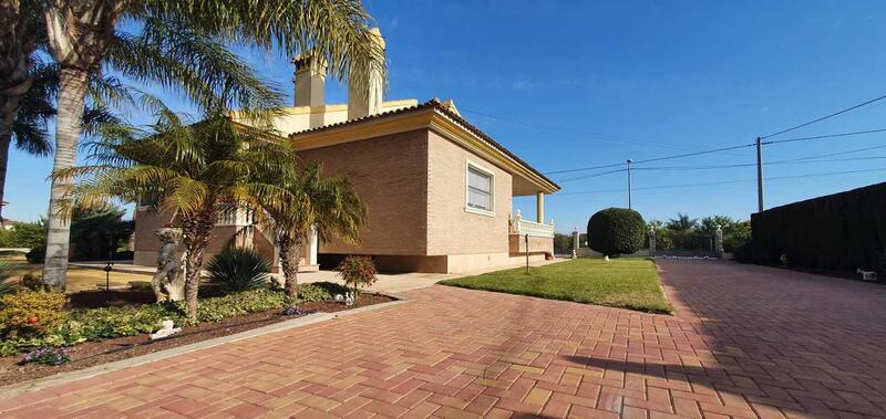 4 Cuarto Villa en venta