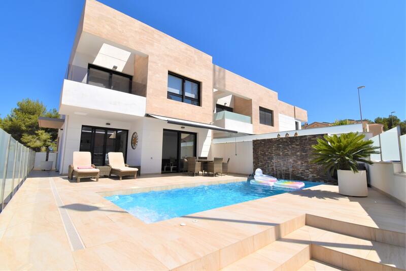 Villa en venta en Orihuela Costa, Alicante