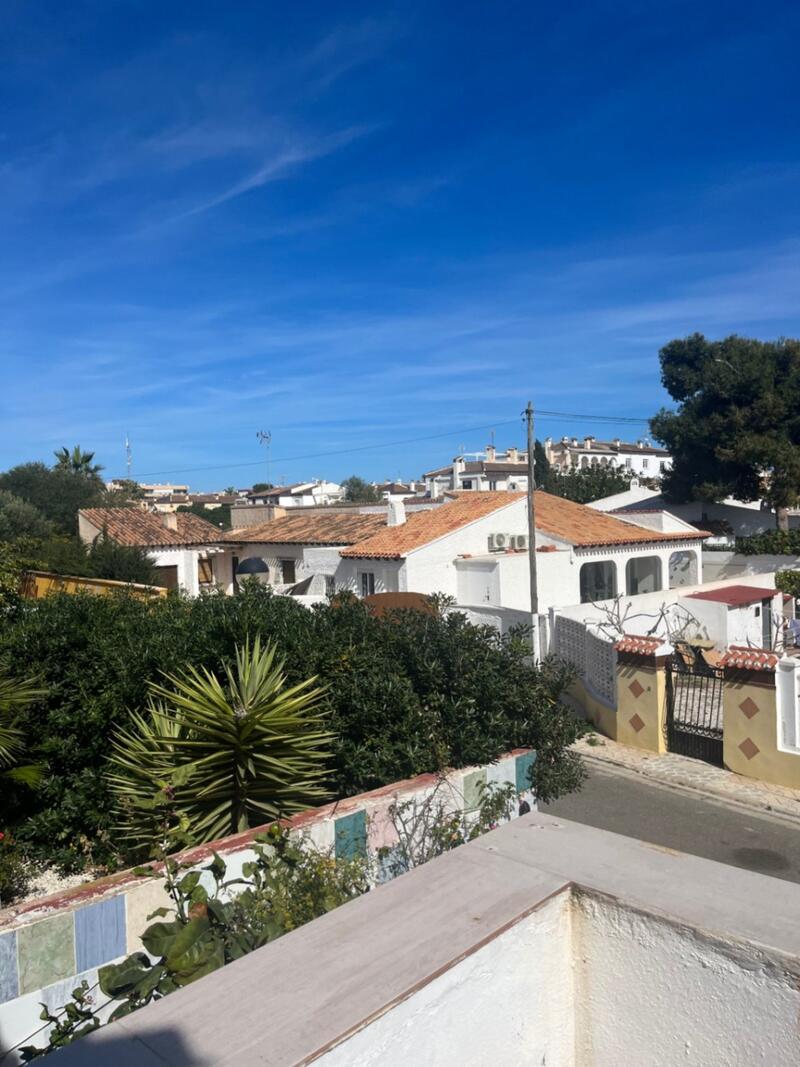 4 Cuarto Villa en venta